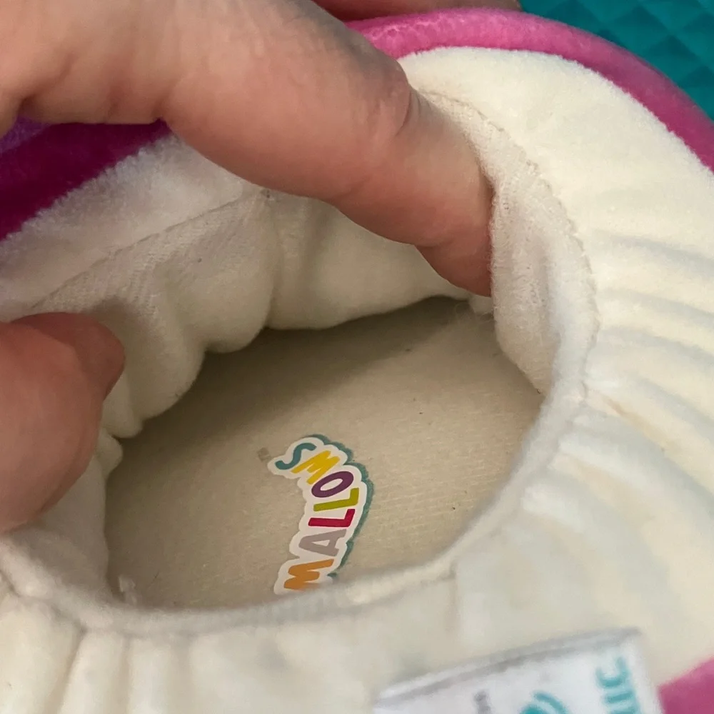 Squishmallows Lola The Unicorn Dual Sizes Girls Slippers | S 11-12